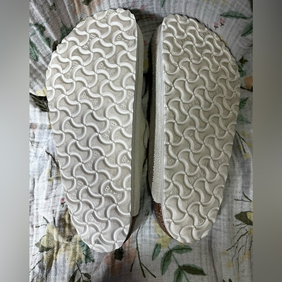 Birkenstock Boston Suede Antique White Clogs - Picture 6 of 7